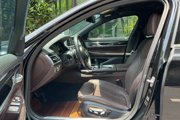 Used BMW 7 Series 2018 730Li Leading Model M Sport Package Interior 1