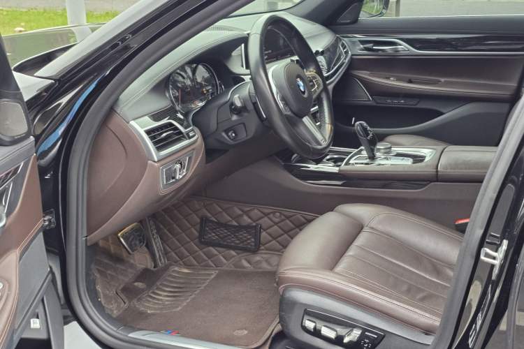 Used BMW 7 Series 2018 730Li Leading Model M Sport Package Interior 1