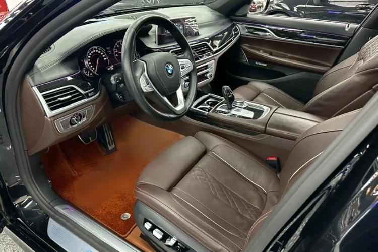 Used BMW 7 Series 2018 730Li Luxury Edition M Sport Package Interior 13