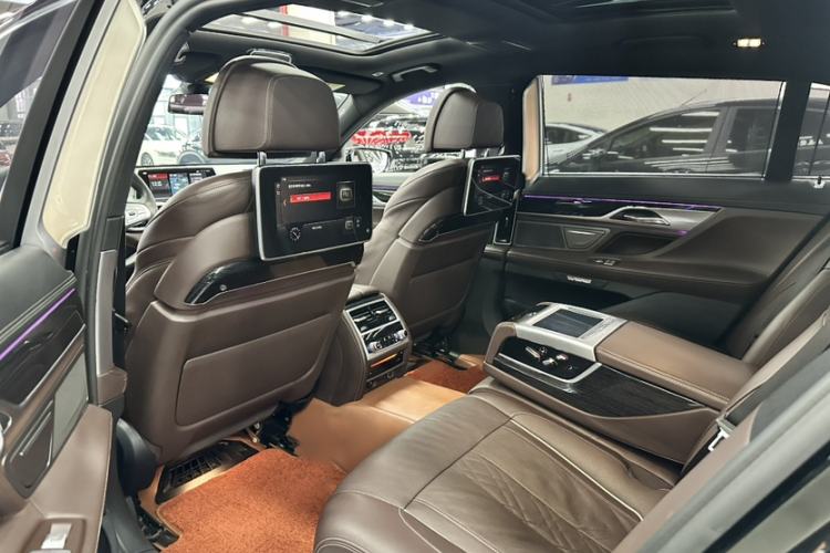 Used BMW 7 Series 2018 730Li Luxury Edition M Sport Package Interior 14
