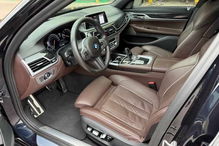 Used BMW 7 Series 2018 740Li M Sport Package Leading Model Interior 2