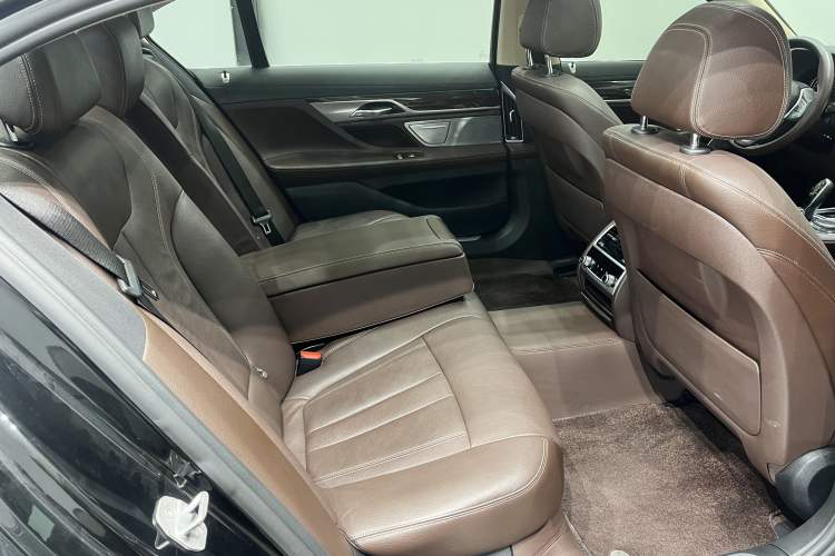 Used BMW 7 Series 2018 730Li Leading Model Excellence Package Interior 2