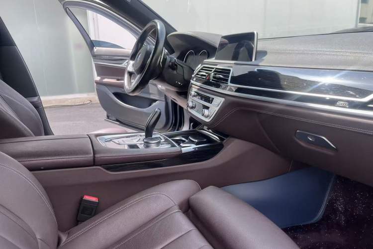 Used BMW 7 Series 2018 730Li Leading Model M Sport Package Interior 2