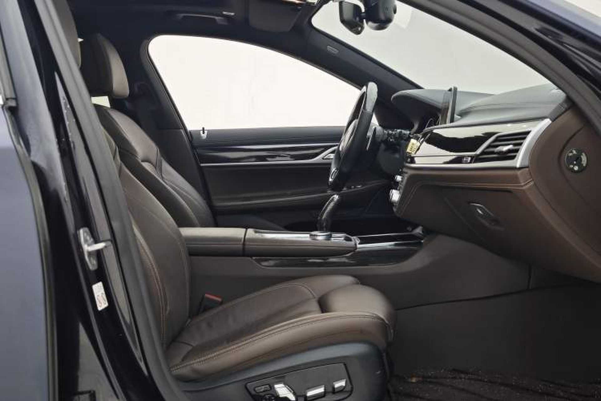 Used BMW 7 Series 2018 730Li Leading Model M Sport Package Interior 2