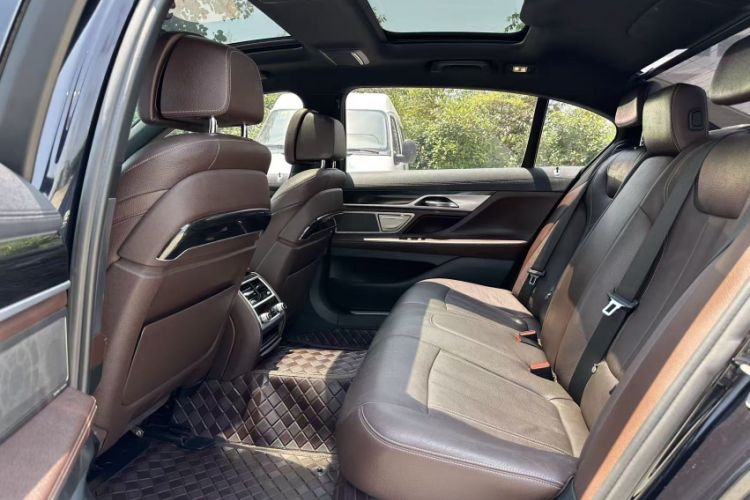 Used BMW 7 Series 2018 730Li Leading Model M Sport Package Interior 3