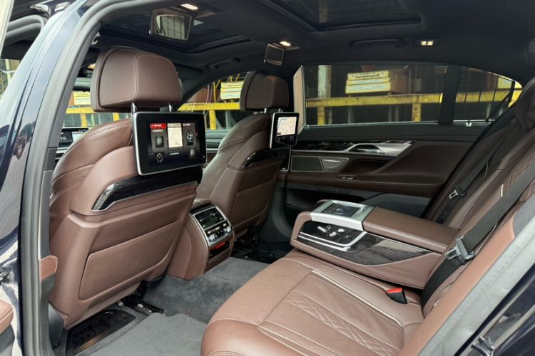 Used BMW 7 Series 2018 740Li M Sport Package Leading Model Interior 3
