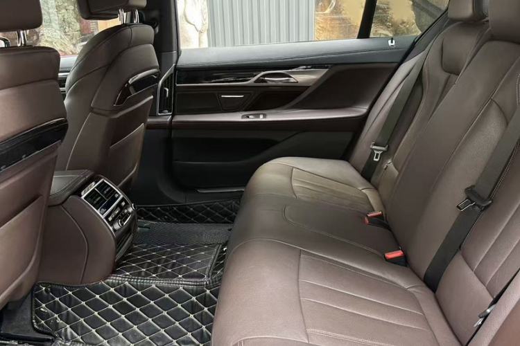 Used BMW 7 Series 2018 730Li Leading Model M Sport Package Interior 3