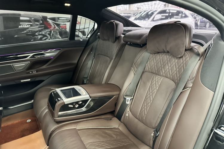 Used BMW 7 Series 2018 730Li Luxury Edition M Sport Package Interior 3