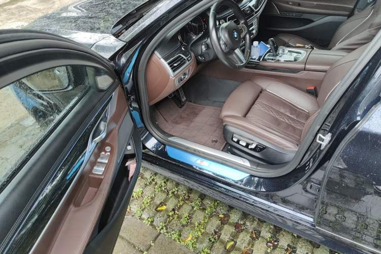 Used BMW 7 Series 2018 730Li Luxury Edition M Sport Package Interior 3