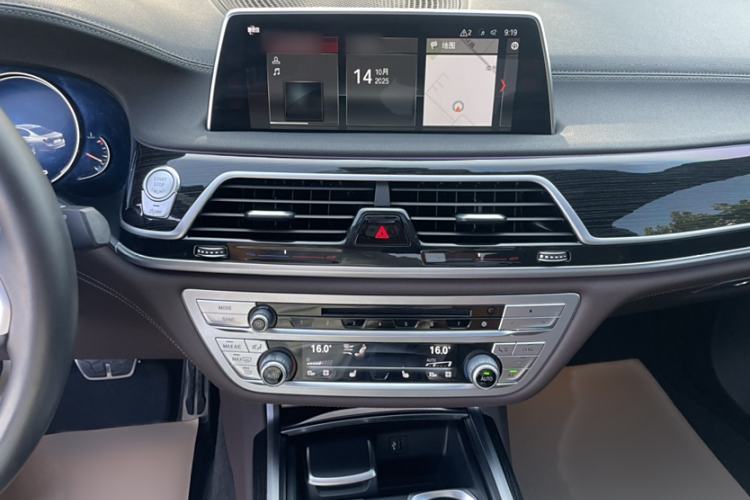 Used BMW 7 Series 2018 730Li Leading Model M Sport Package Interior 4