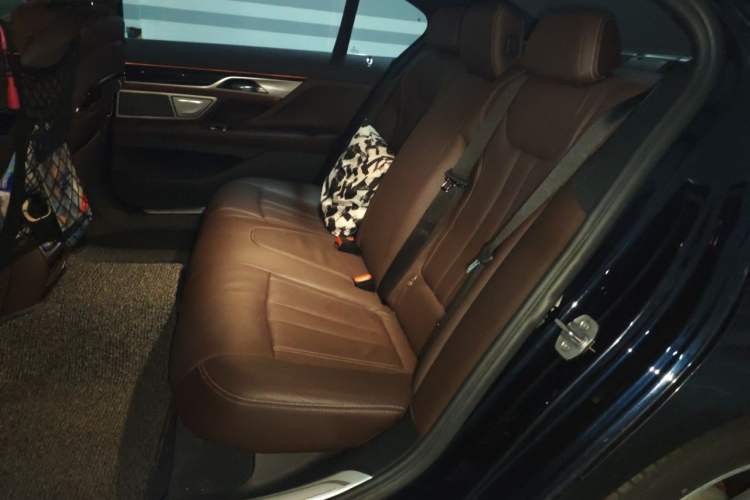 Used BMW 7 Series 2018 730Li Leading Model M Sport Package Interior 4