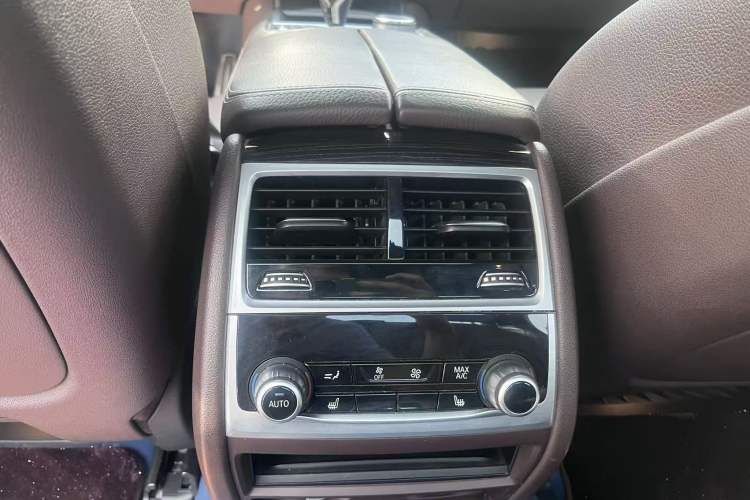 Used BMW 7 Series 2018 730Li Leading Model M Sport Package Interior 4