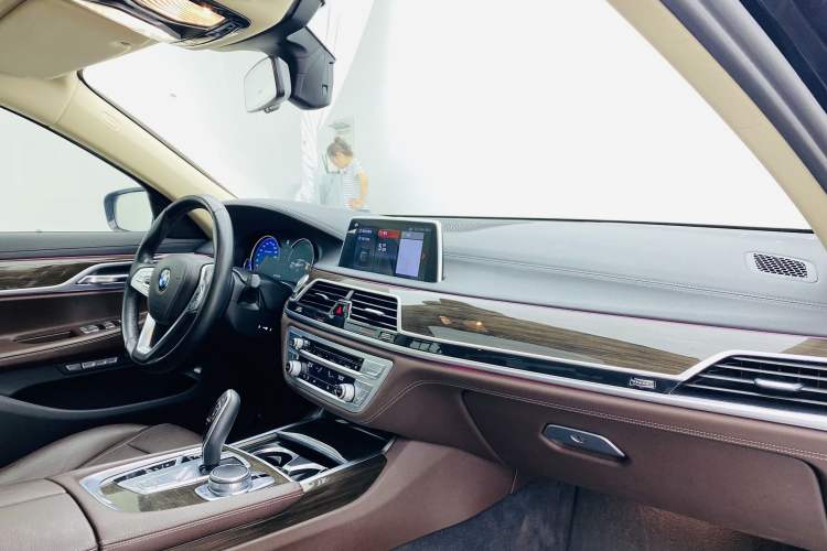 Used BMW 7 Series 2018 730Li Leading Model Excellence Package Interior 5