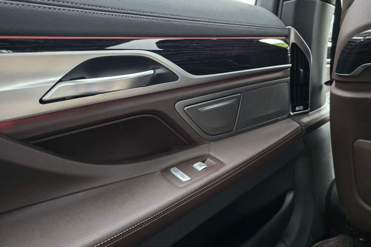 Used BMW 7 Series 2018 730Li Leading Model M Sport Package Interior 5