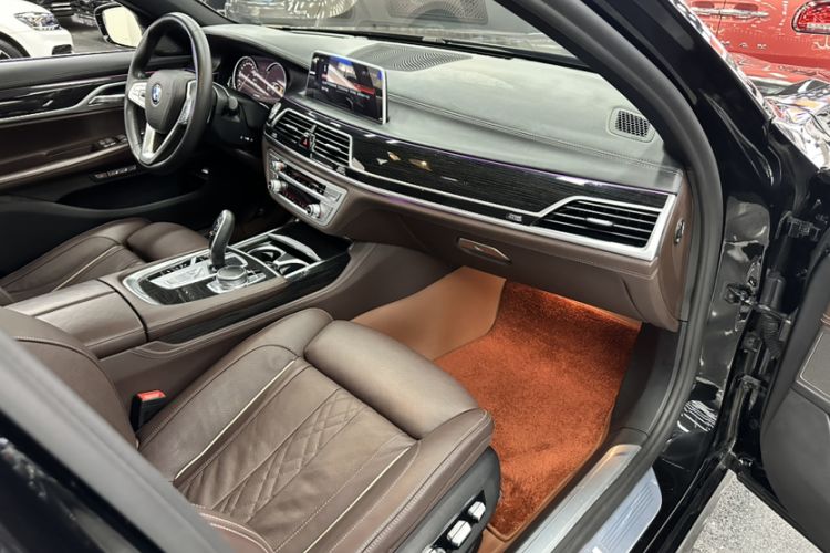 Used BMW 7 Series 2018 730Li Luxury Edition M Sport Package Interior 5