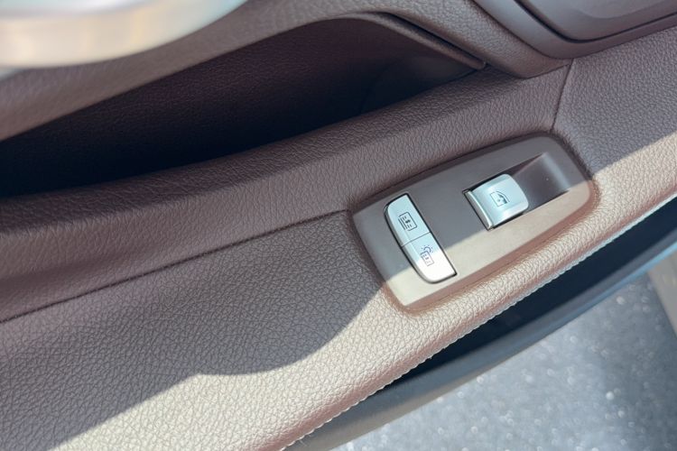 Used BMW 7 Series 2018 730Li Leading Model M Sport Package Interior 6