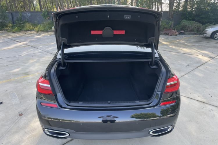 Used BMW 7 Series 2018 730Li Leading Model M Sport Package Interior 8