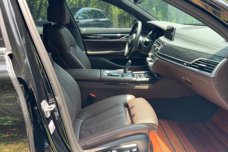 Used BMW 7 Series 2018 730Li Leading Model M Sport Package Interior 8