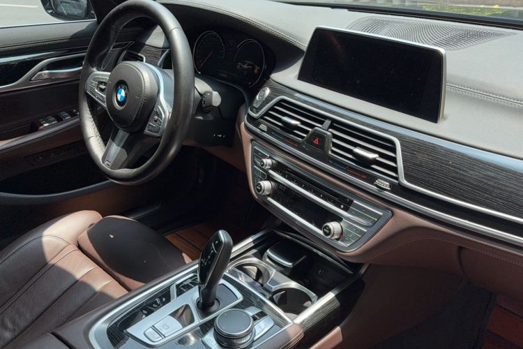 Used BMW 7 Series 2018 730Li Leading Model M Sport Package Interior 9