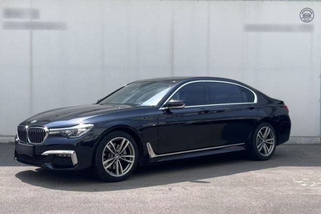 Ojetý BMW 7 Series 2018 730Li Leading Model M Sport Package