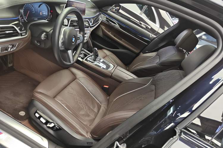 Used BMW 7 Series 2018 730Li Luxury Edition M Sport Package Left Front Seat