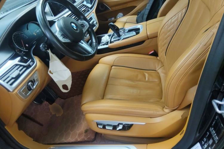 Used BMW 7 Series 2018 740Li M Sport Package Leading Model Left Front Seat