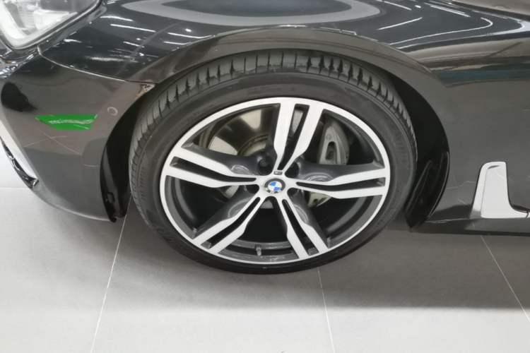 Used BMW 7 Series 2018 740Li M Sport Package Leading Model Left Front Wheel Hub