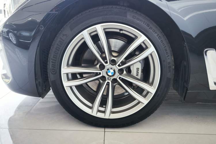 Used BMW 7 Series 2018 730Li Luxury Edition M Sport Package Left Front Wheel Hub