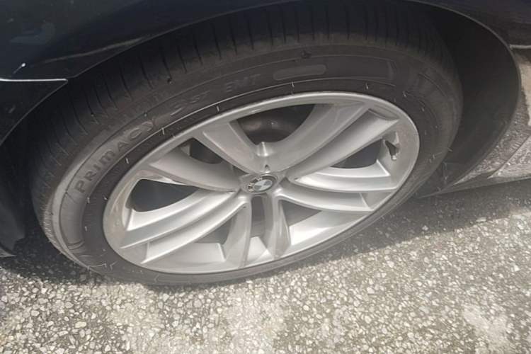 Used BMW 7 Series 2018 730Li Luxury Model Excellence Package Left Front Wheel Hub