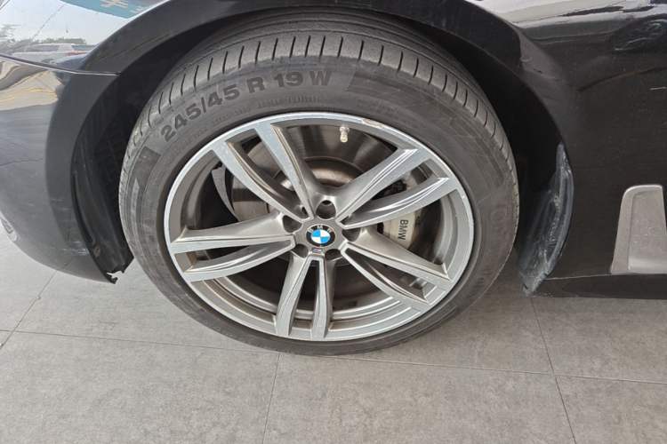 Used BMW 7 Series 2018 730Li Leading Model M Sport Package Left Front Wheel Hub