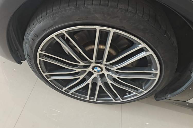 Used BMW 7 Series 2018 730Li Leading Model M Sport Package Left Front Wheel Hub