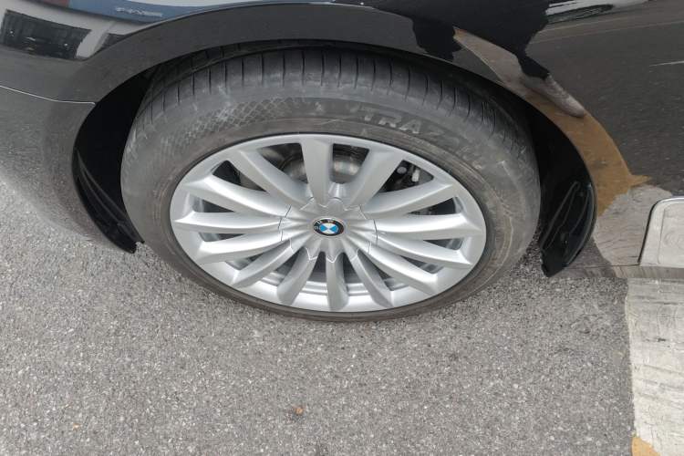 Used BMW 7 Series 2018 730Li Leading Model Excellence Package Left Front Wheel Hub