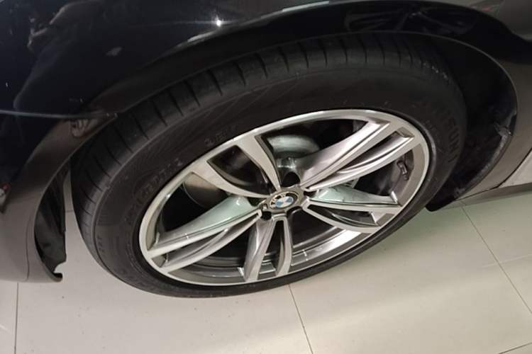 Used BMW 7 Series 2018 730Li Leading Model M Sport Package Left Front Wheel Hub