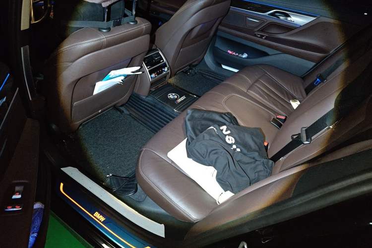 Used BMW 7 Series 2018 730Li Leading Model Excellence Package Left Rear Seat