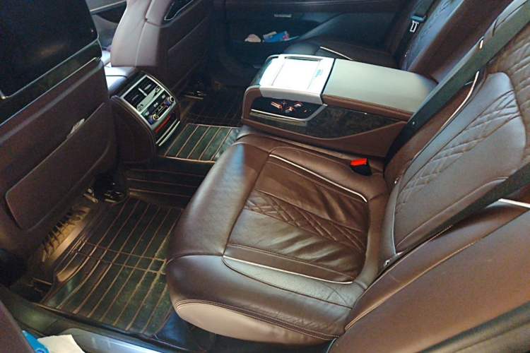 Used BMW 7 Series 2018 740Li Leading Model Excellence Package Left Rear Seat