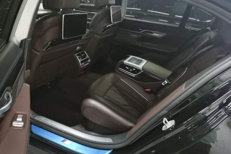 Used BMW 7 Series 2018 740Li M Sport Package Leading Model Left Rear Seat