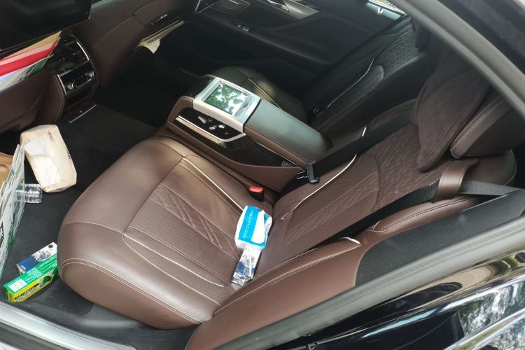 Used BMW 7 Series 2018 730Li Luxury Edition M Sport Package Left Rear Seat