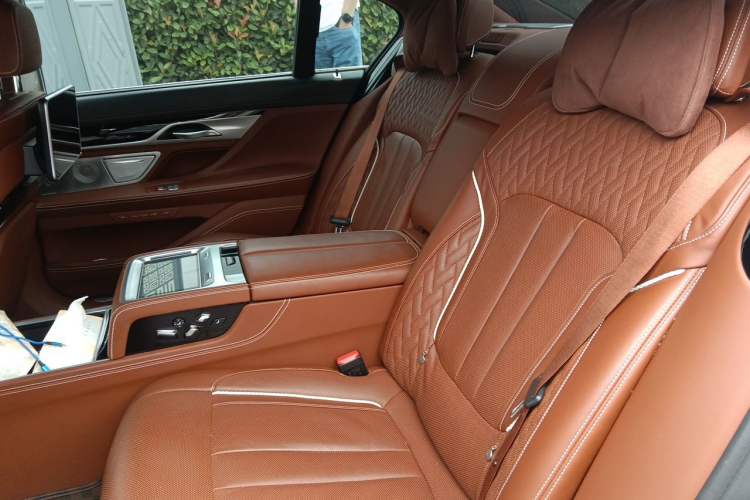 Used BMW 7 Series 2018 740Li xDrive Luxury Edition Excellence Package Left Rear Seat