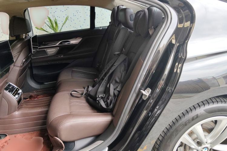 Used BMW 7 Series 2018 730Li Luxury Model Excellence Package Left Rear Seat