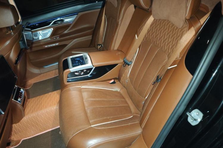 Used BMW 7 Series 2018 740Li xDrive Luxury Edition M Sport Package Left Rear Seat