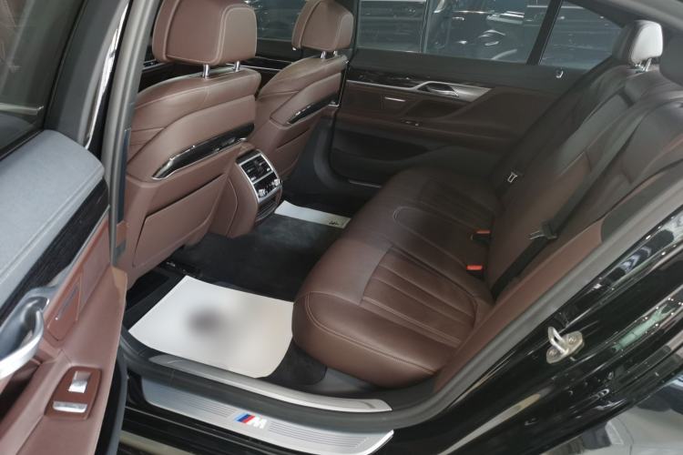 Used BMW 7 Series 2018 730Li Leading Model M Sport Package Left Rear Seat