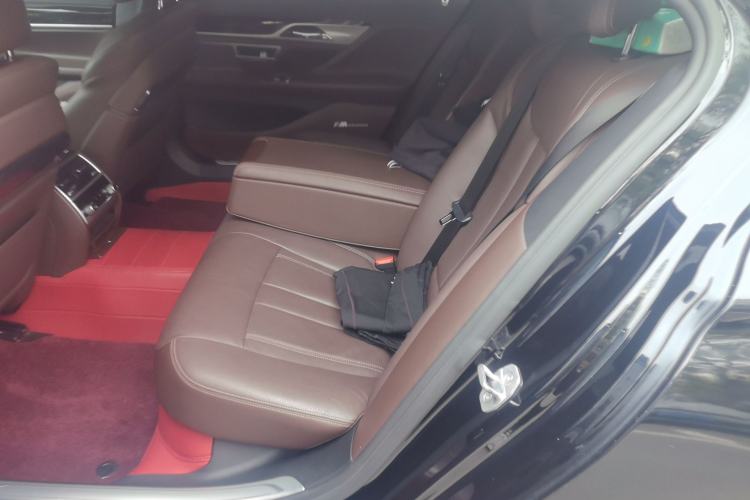 Used BMW 7 Series 2018 730Li Leading Model M Sport Package Left Rear Seat