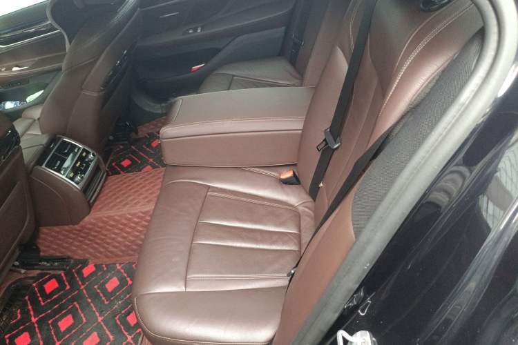 Used BMW 7 Series 2018 730Li Leading Model M Sport Package Left Rear Seat
