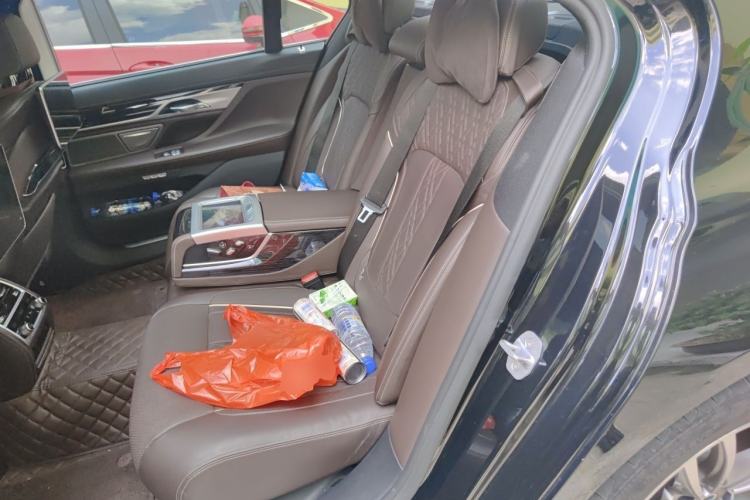 Used BMW 7 Series 2018 730Li Luxury Edition M Sport Package Left Rear Seat