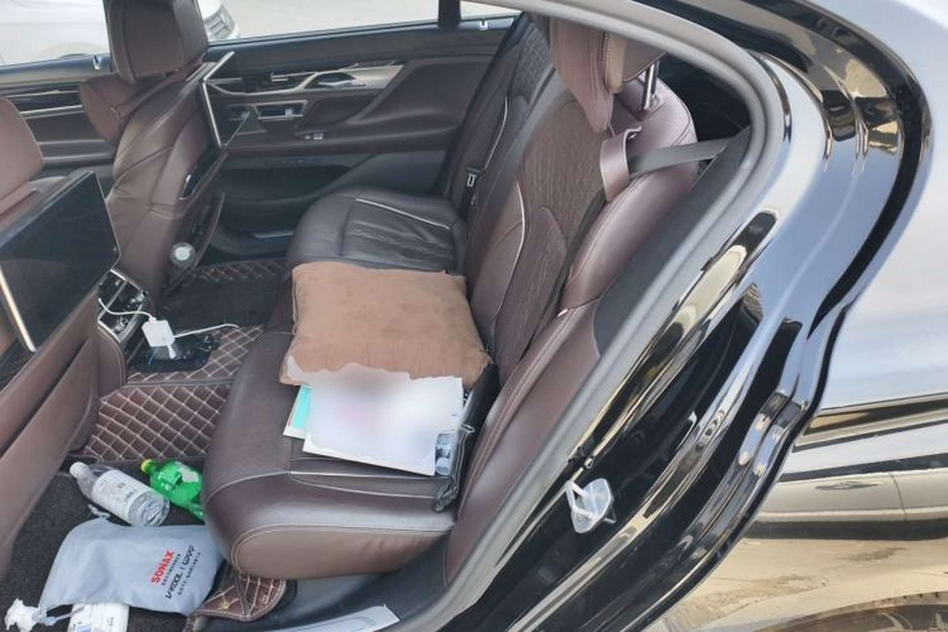 Used BMW 7 Series 2018 730Li Luxury Edition M Sport Package Left Rear Seat
