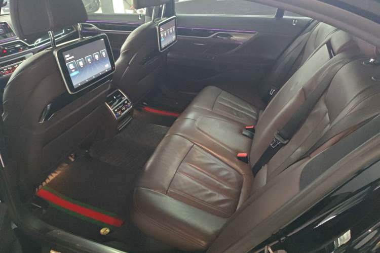 Used BMW 7 Series 2018 730Li Leading Model M Sport Package Left Rear Seat