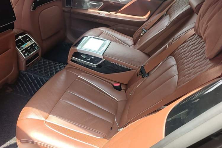 Used BMW 7 Series 2018 740Li xDrive Luxury Edition M Sport Package Left Rear Seat