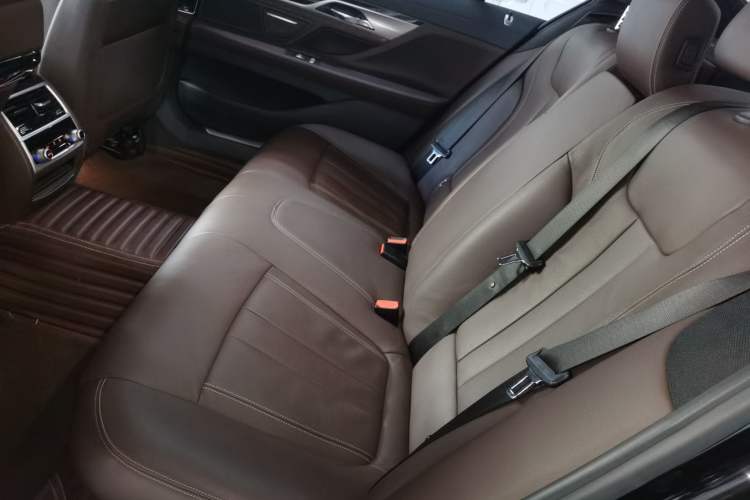 Used BMW 7 Series 2018 730Li Leading Model M Sport Package Left Rear Seat