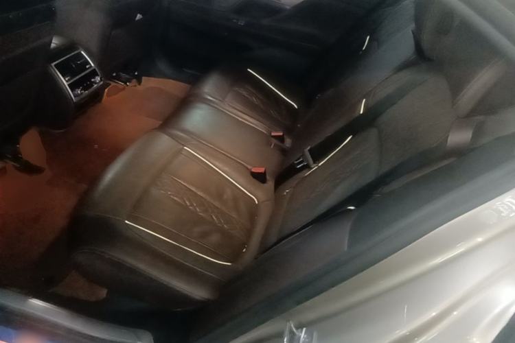 Used BMW 7 Series 2018 730Li Luxury Model Excellence Package Left Rear Seat