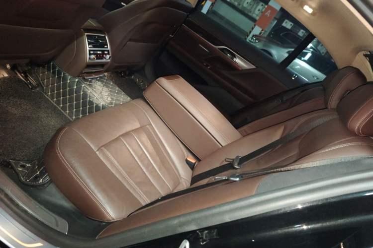 Used BMW 7 Series 2018 730Li Leading Model Excellence Package Left Rear Seat